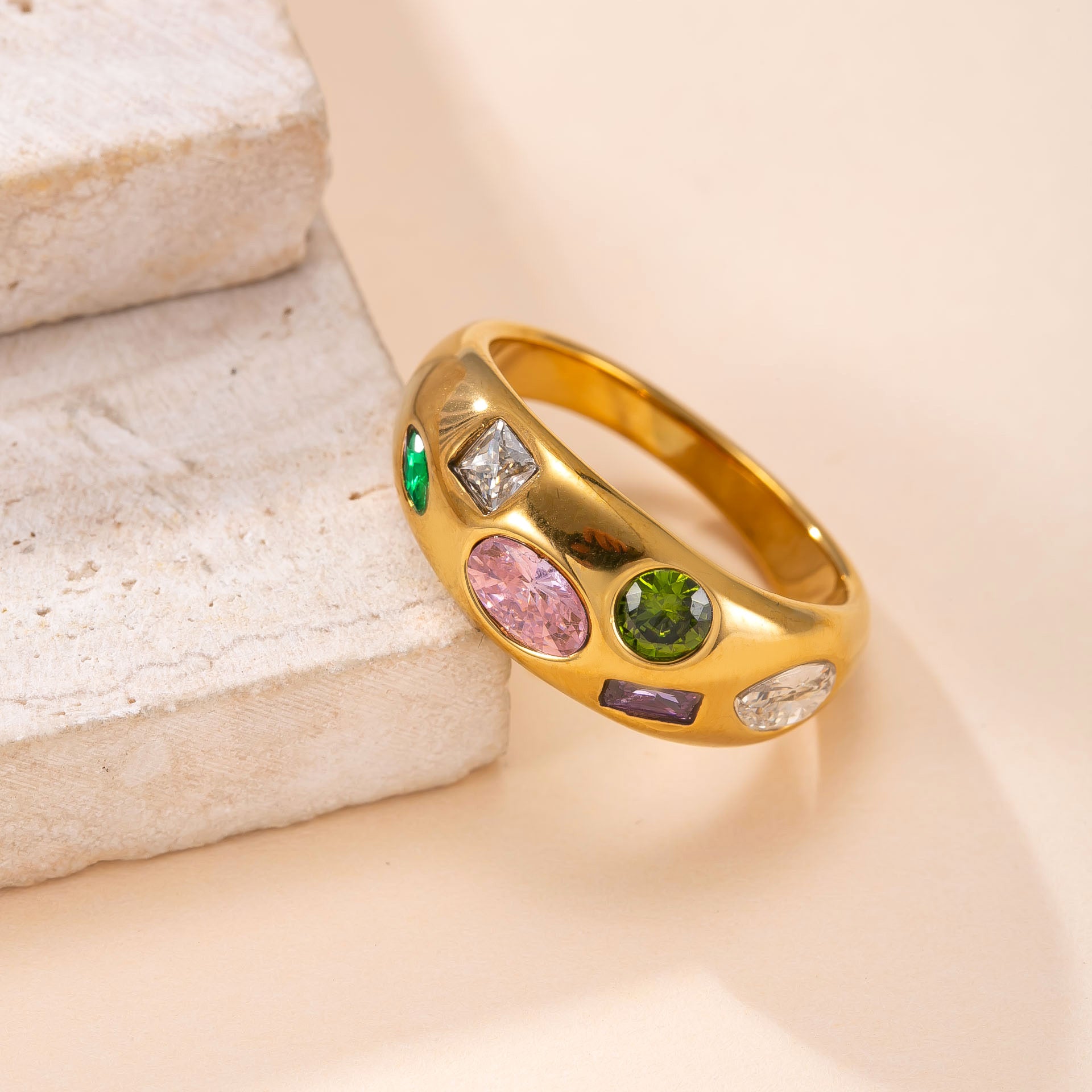 The colourful Chapter Ring