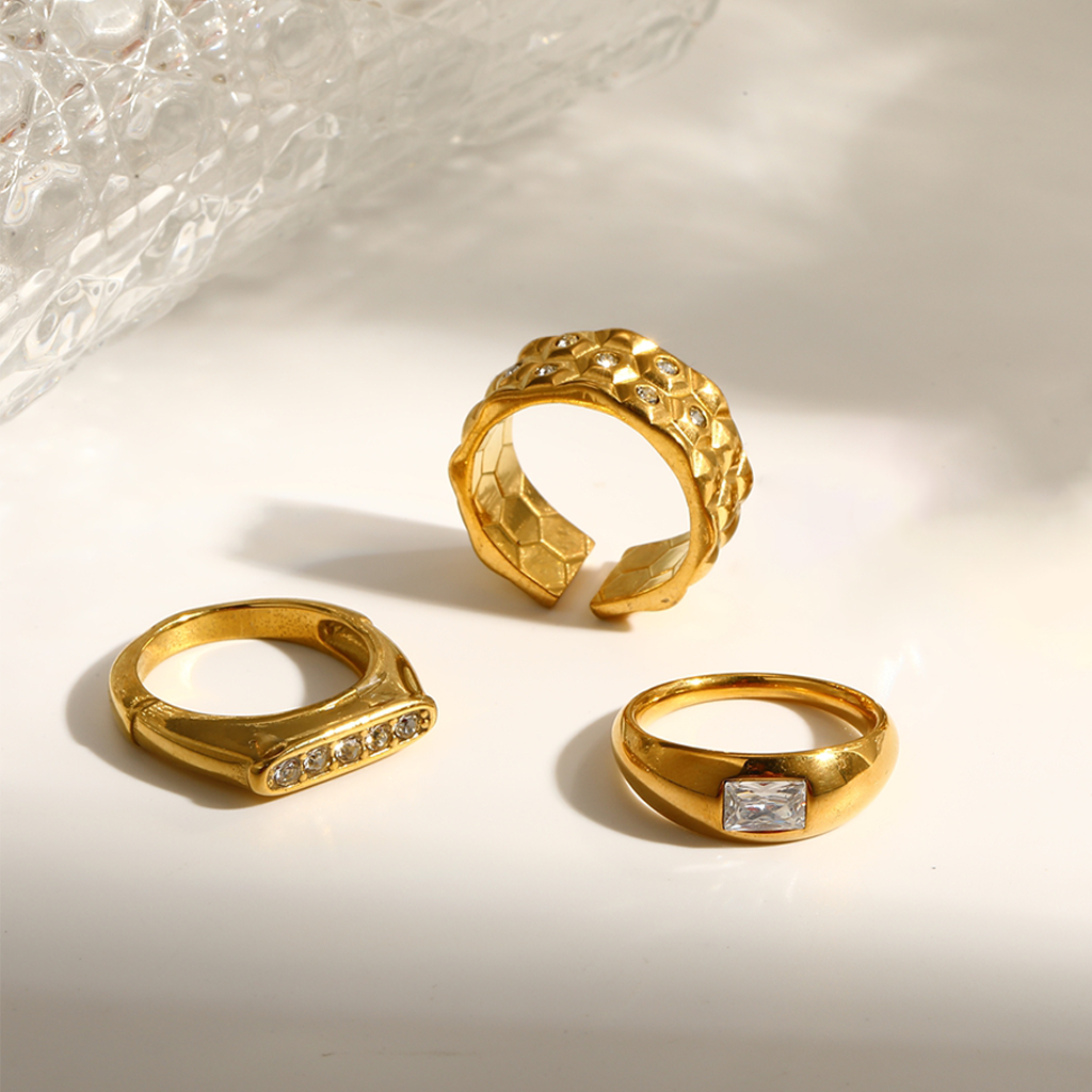 The daring chapter ring